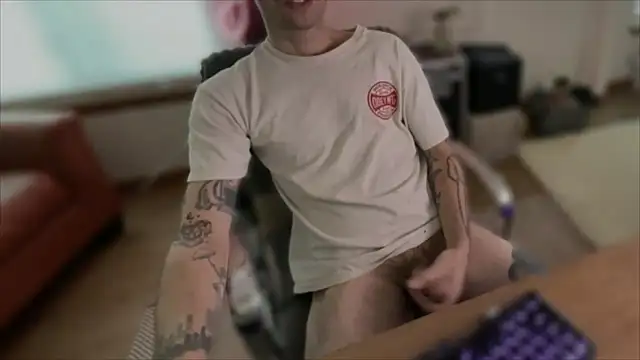 Snapshot of RuffClvb chatting on October 2025 01:54:01 PM RuffClvb online show from October 2025 01:54:01 PM