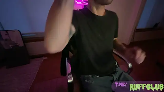 Snapshot of RuffClvb chatting on November 2025 12:00:01 AM RuffClvb online show from November 2025 12:00:01 AM