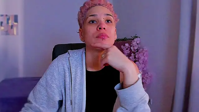 Charlee pink online show from December 2025 06:56:01 PM