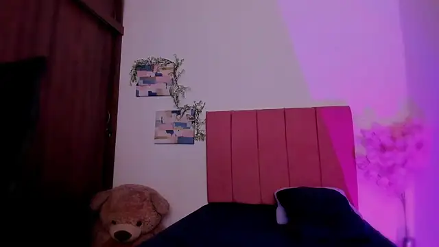 Charlee pink online show from February 2026 03:58:01 AM