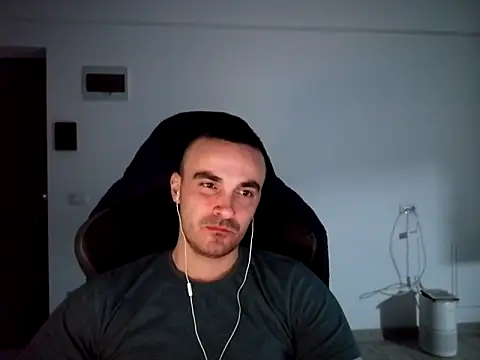 Snapshot of mu5clemania2 chatting on January 2025 08:03:02 PM mu5clemania2 online show from January 2025 08:03:02 PM