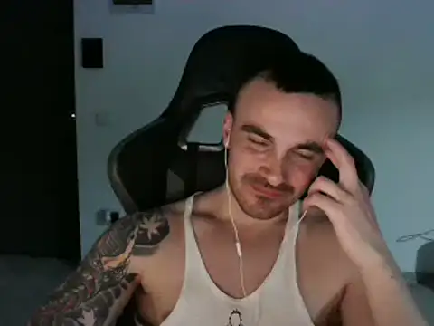 Snapshot of mu5clemania2 chatting on February 2025 08:05:01 PM mu5clemania2 online show from February 2025 08:05:01 PM