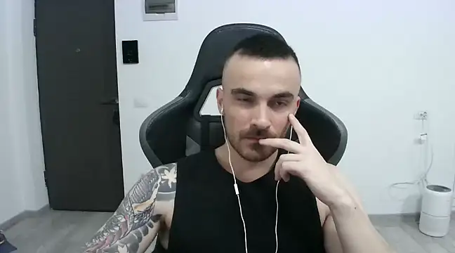 Snapshot of mu5clemania2 chatting on February 2025 04:53:02 PM mu5clemania2 online show from February 2025 04:53:02 PM