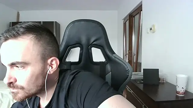 Snapshot of mu5clemania2 chatting on October 2025 11:27:02 AM mu5clemania2 online show from October 2025 11:27:02 AM