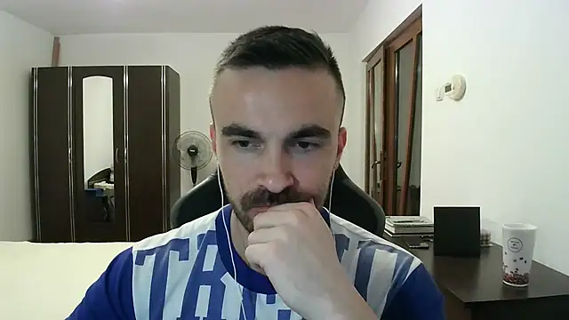 Snapshot of mu5clemania2 chatting on October 2025 03:52:01 PM mu5clemania2 online show from October 2025 03:52:01 PM