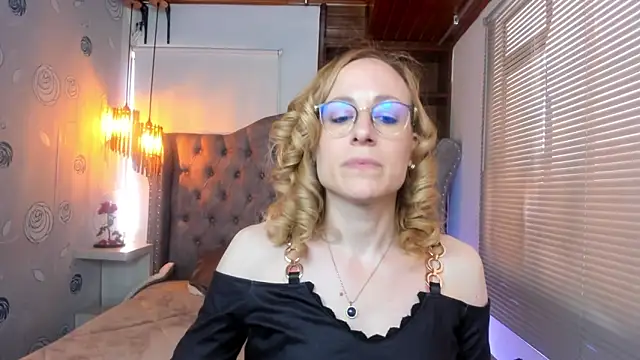 Snapshot of SammySanders chatting on January 2025 05:17:02 PM SammySanders online show from January 2025 05:17:02 PM