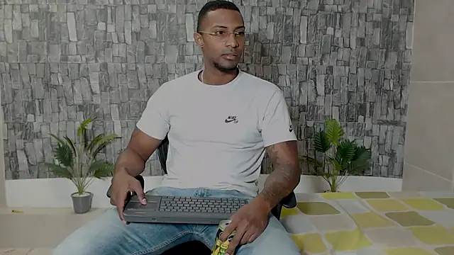 Snapshot of Joseephjackson chatting on February 2025 07:11:01 PM Joseephjackson online show from February 2025 07:11:01 PM