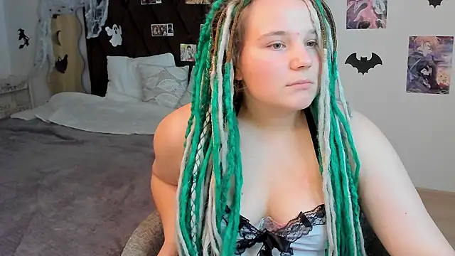 Snapshot of GloriaHylivi chatting on December 2024 06:28:02 PM GloriaHylivi online show from December 2024 06:28:02 PM