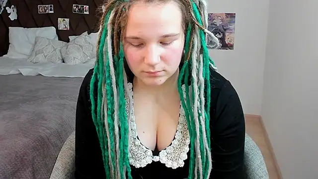 Snapshot of GloriaHylivi chatting on December 2024 06:45:01 PM GloriaHylivi online show from December 2024 06:45:01 PM