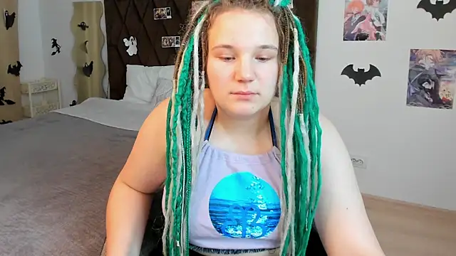 Snapshot of GloriaHylivi chatting on December 2024 08:32:01 PM GloriaHylivi online show from December 2024 08:32:01 PM