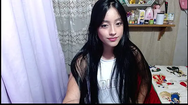 Lunawillis online show from November 2025 10:34:02 PM