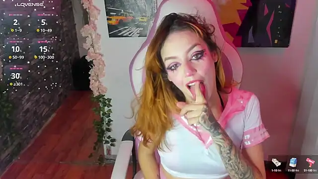 katt  black   online show from October 2025 09:04:02 PM