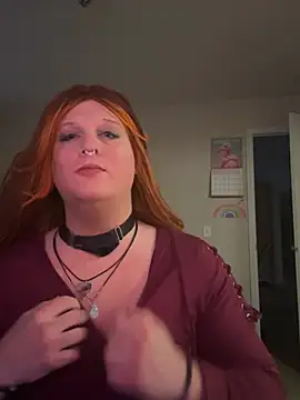 Snapshot of EmberLee chatting on February 2025 11:30:01 PM EmberLee online show from February 2025 11:30:01 PM