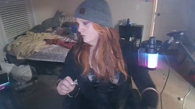 Snapshot of EmberLee chatting on March 2025 02:27:01 AM EmberLee online show from March 2025 02:27:01 AM