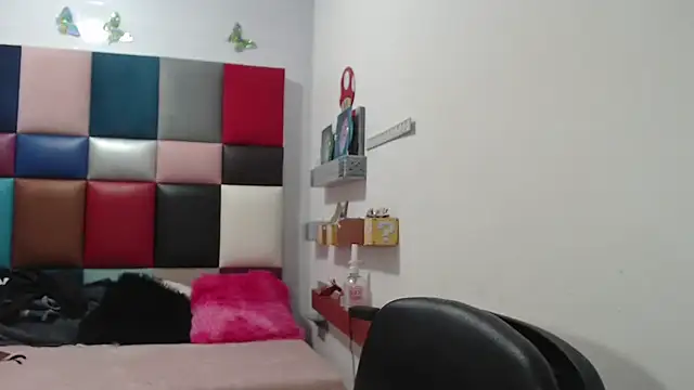 lily jamesx online show from January 2025 09:32:01 PM