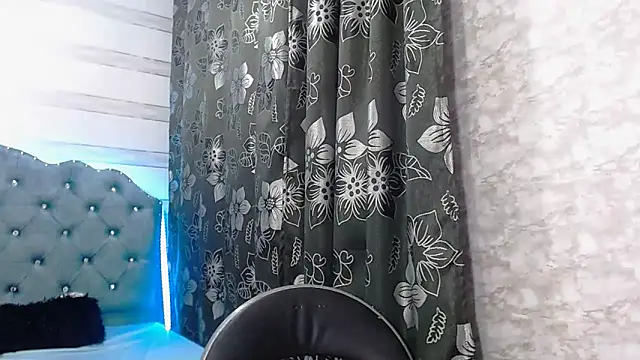 lily jamesx online show from February 2025 11:51:02 PM