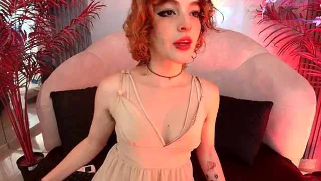 EvaHalsey online show from September 2025 07:35:01 PM