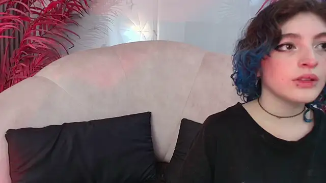 EvaHalsey online show from October 2025 07:40:01 PM