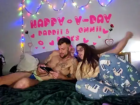 Snapshot of MrandMrsPooks chatting on February 2025 08:11:02 AM MrandMrsPooks online show from February 2025 08:11:02 AM