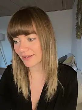 Snapshot of Milla__one chatting on January 2025 07:42:01 AM Milla  one online show from January 2025 07:42:01 AM