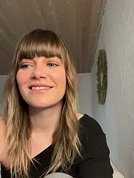 Snapshot of Milla__one chatting on February 2025 11:28:02 AM Milla  one online show from February 2025 11:28:02 AM