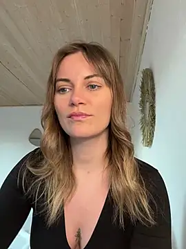 Snapshot of Milla__one chatting on February 2025 04:04:01 PM Milla  one online show from February 2025 04:04:01 PM