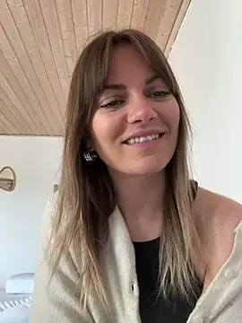 Snapshot of Milla__one chatting on March 2025 10:04:01 AM Milla  one online show from March 2025 10:04:01 AM