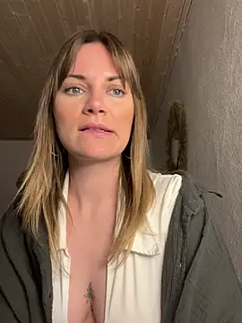 Snapshot of Milla__one chatting on March 2025 05:13:01 PM Milla  one online show from March 2025 05:13:01 PM