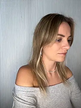 Snapshot of Milla__one chatting on September 2025 08:14:01 AM Milla  one online show from September 2025 08:14:01 AM