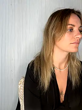 Snapshot of Milla__one chatting on November 2025 08:24:01 AM Milla one online show from November 2025 08:24:01 AM