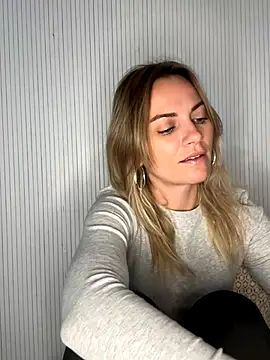 Snapshot of Milla__one chatting on November 2025 02:15:01 PM Milla one online show from November 2025 02:15:01 PM