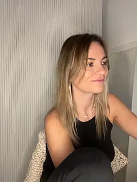 Snapshot of Milla__one chatting on November 2025 06:07:02 AM Milla one online show from November 2025 06:07:02 AM