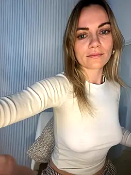 Snapshot of Milla__one chatting on November 2025 11:58:01 AM Milla one online show from November 2025 11:58:01 AM