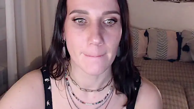 Snapshot of pepper_milf chatting on March 2025 06:00:01 PM pepper milf online show from March 2025 06:00:01 PM