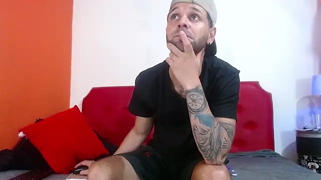 CindyandCarlo online show from November 2025 10:30:01 PM