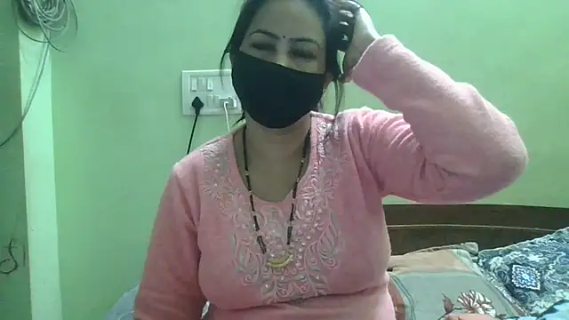 couplesuni online show from February 2026 03:35:01 AM