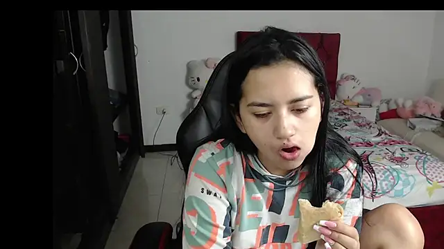 Snapshot of kayla_k18 chatting on January 2025 07:59:02 PM kayla k18 online show from January 2025 07:59:02 PM