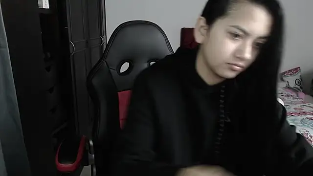 Snapshot of kayla_k18 chatting on February 2025 10:53:02 PM kayla k18 online show from February 2025 10:53:02 PM