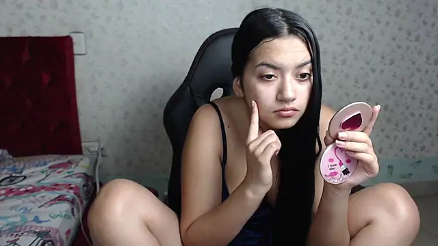 Snapshot of kayla_k18 chatting on March 2025 10:11:01 PM kayla k18 online show from March 2025 10:11:01 PM