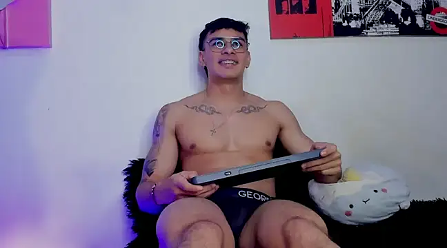 Snapshot of joseph_boy chatting on February 2025 03:31:02 PM joseph boy online show from February 2025 03:31:02 PM