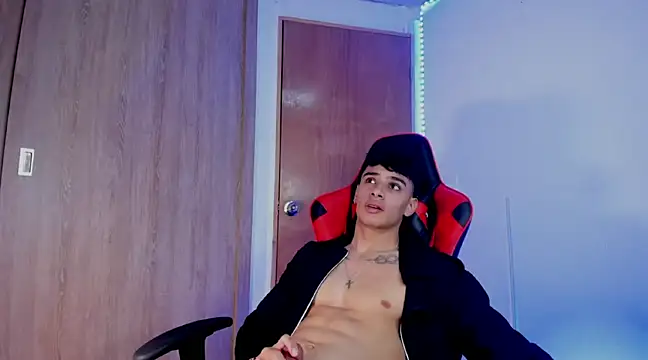 Snapshot of joseph_boy chatting on February 2025 04:03:02 PM joseph boy online show from February 2025 04:03:02 PM