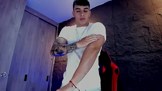 Snapshot of joseph_boy chatting on October 2025 11:19:01 AM joseph boy online show from October 2025 11:19:01 AM