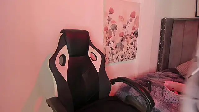 Alaia Cute online show from December 2025 03:13:01 AM