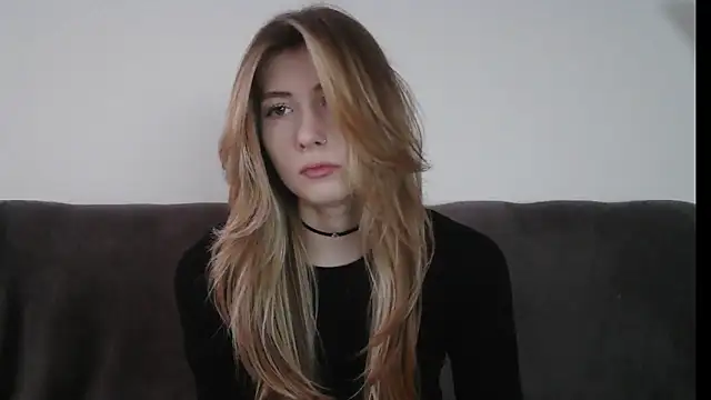 Snapshot of ErikaShyy chatting on January 2025 10:58:02 AM ErikaShyy online show from January 2025 10:58:02 AM