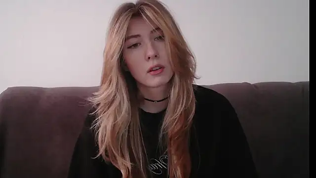 Snapshot of ErikaShyy chatting on January 2025 11:01:01 AM ErikaShyy online show from January 2025 11:01:01 AM