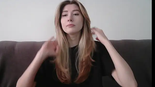 Snapshot of ErikaShyy chatting on February 2025 10:15:01 AM ErikaShyy online show from February 2025 10:15:01 AM