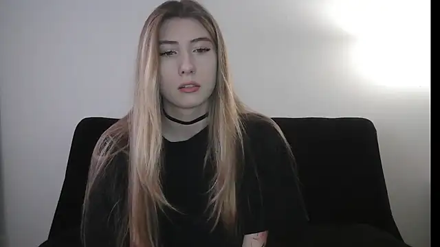 Snapshot of ErikaShyy chatting on December 2025 10:54:02 AM ErikaShyy online show from December 2025 10:54:02 AM