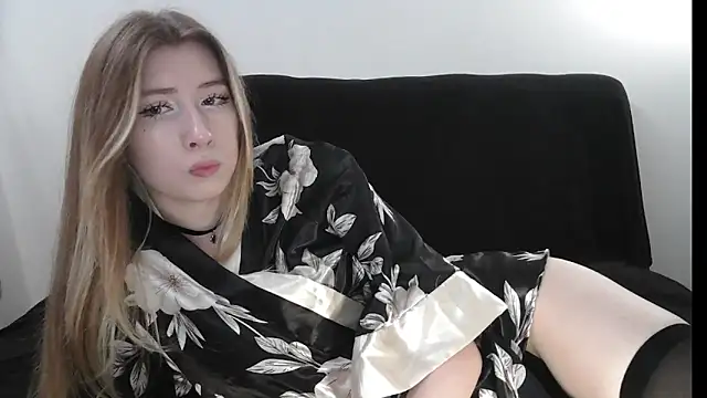 ErikaShyy online show from June 2026 10:35:01 AM