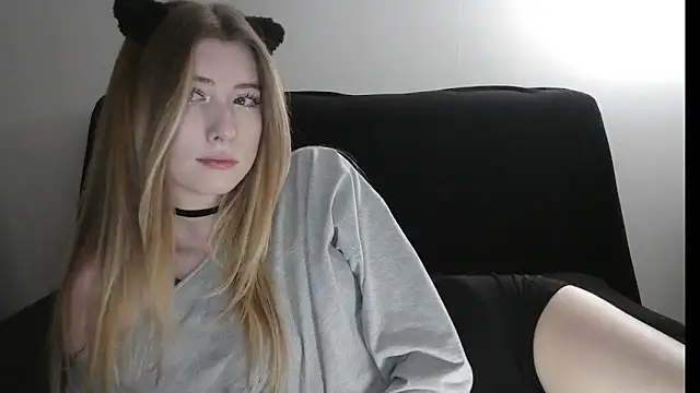 ErikaShyy online show from June 2026 10:29:02 AM
