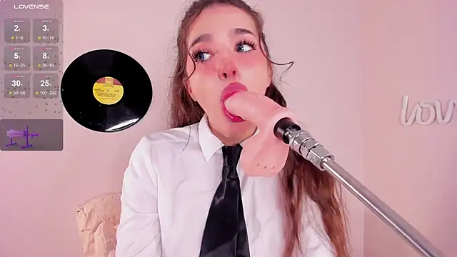 Snapshot of LosAlicee chatting on October 2025 07:02:01 PM LosAlicee online show from October 2025 07:02:01 PM